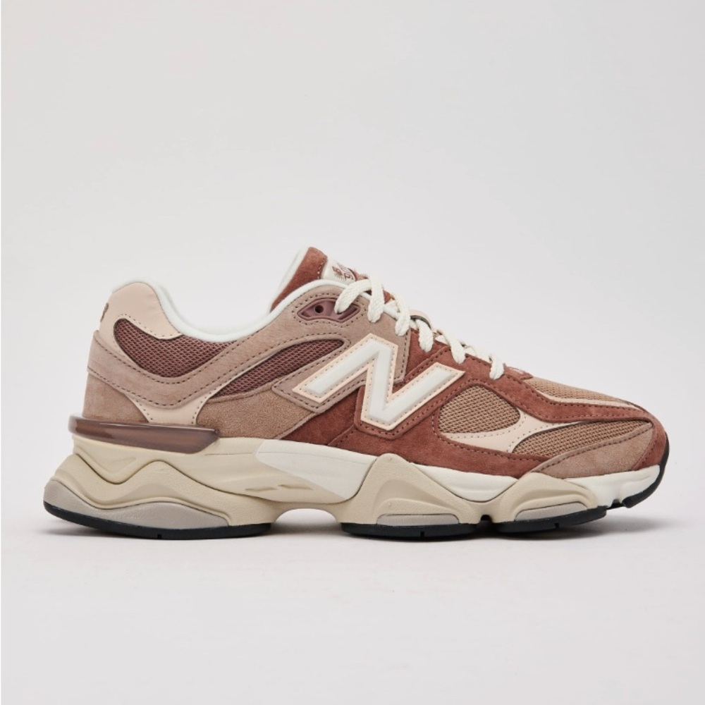 MENS NEW BALANCE 9060 NEVER WORN FRESH OUT THE BOX 📦